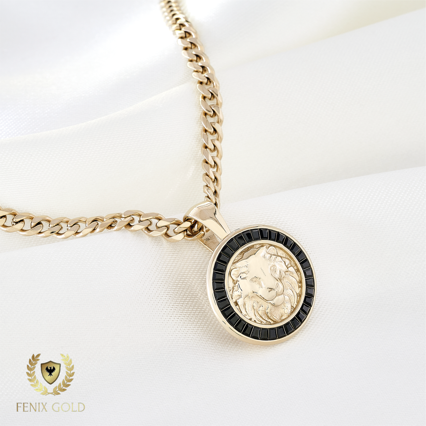 Dije Medalla León Gemas Negras